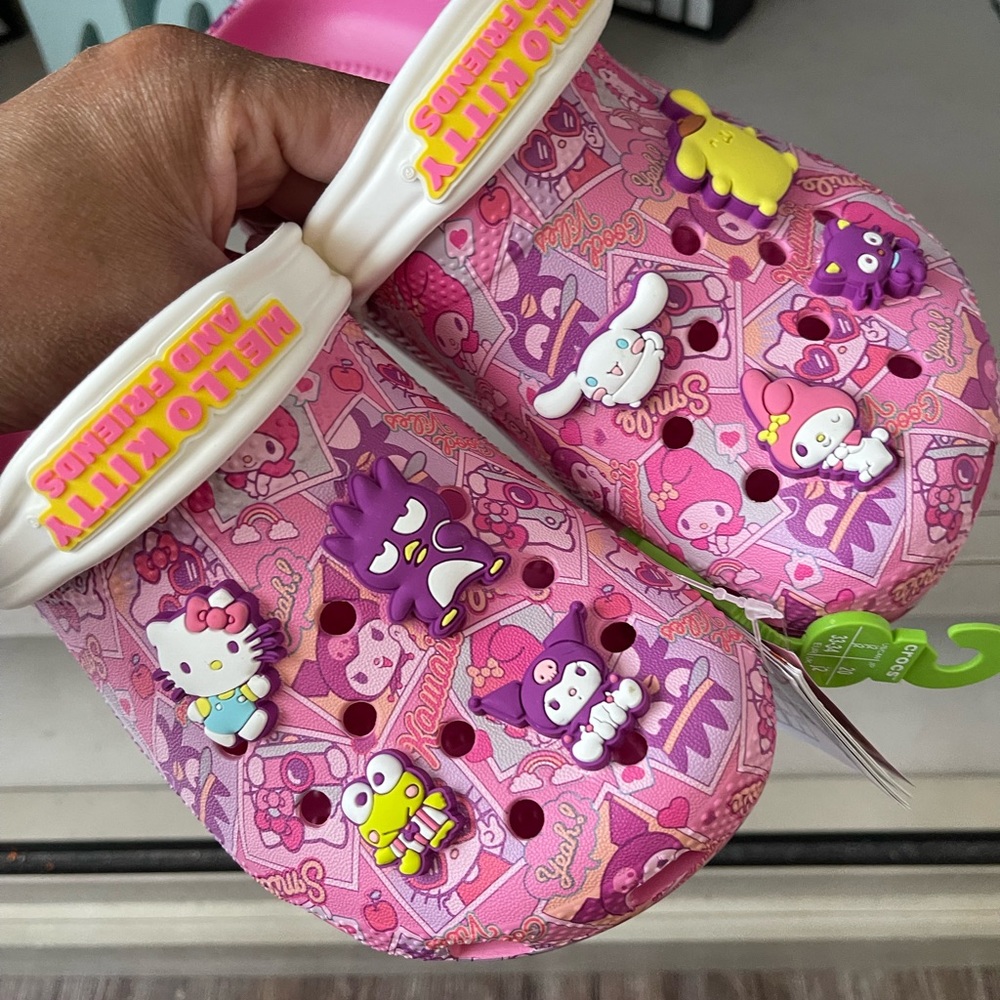 Hello Kitty Crocs - Picture 5 of 8